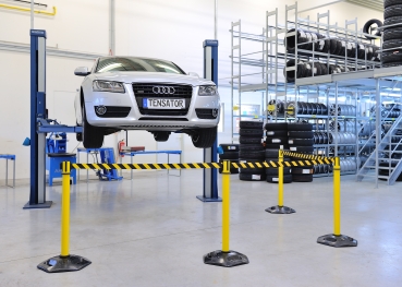 retractable-barrier-heavy-duty-yellow-3
